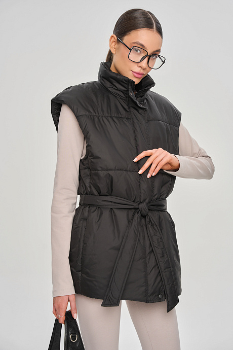 Жилет утепленный с поясом