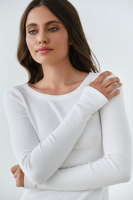 Платье с разрезом